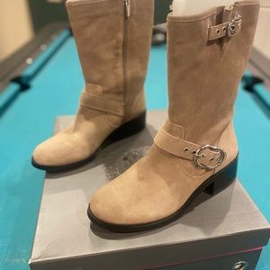 Vince Camuto VV Milan Suede boots